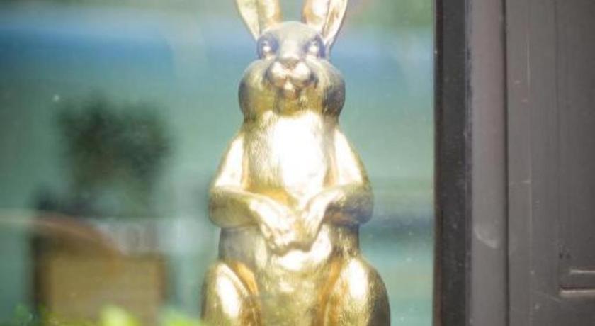 בנגקוק The Rabbit'S Hole Hostel מראה חיצוני תמונה