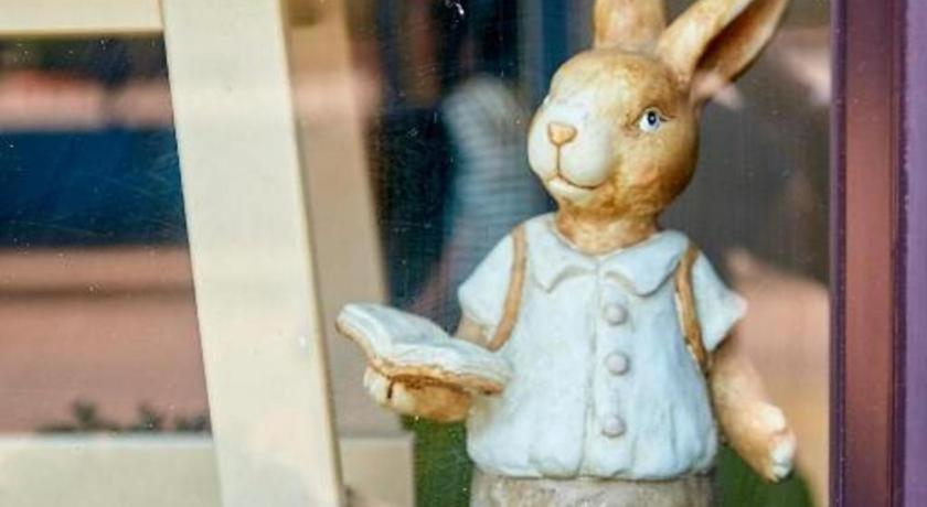 בנגקוק The Rabbit'S Hole Hostel מראה חיצוני תמונה